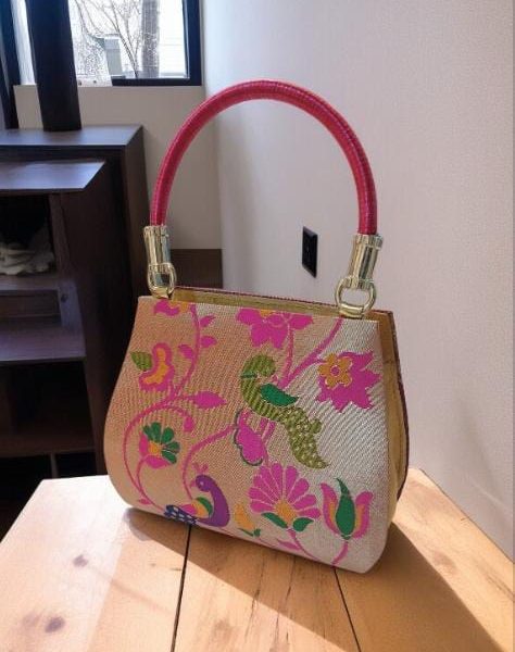 Vintage Style Handbag with Floral Embroidery, Pink Handle, Beige Canvas Base