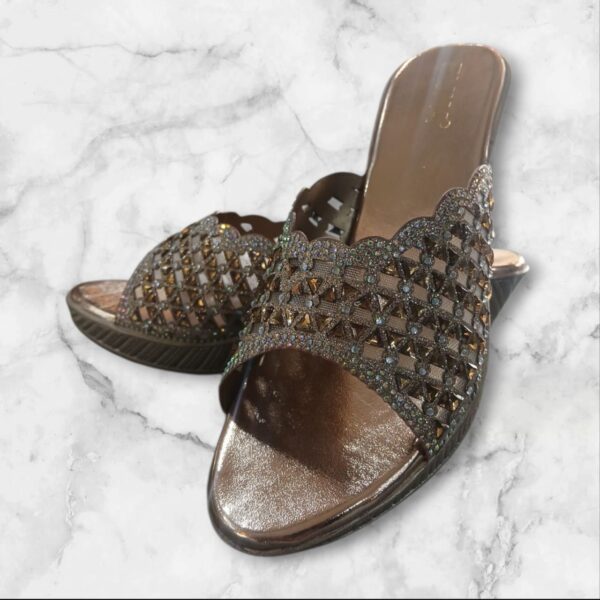 WOMEN'S FOOTWEAR
